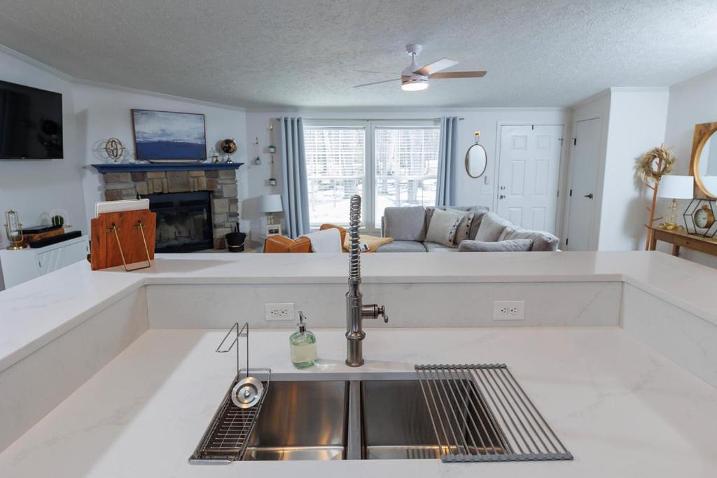 The Roost By Simple Life Rentals Baileys Harbor Exterior photo